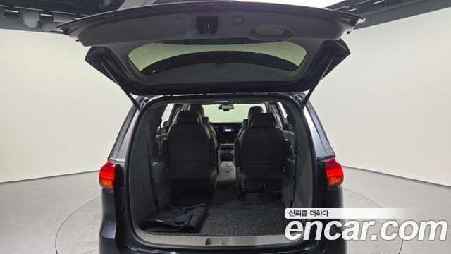 Kia Canival 2016 — photo 20