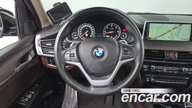 BMW X5 2016 — photo 13