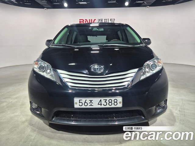 Toyota Sienna 2014 — photo 2