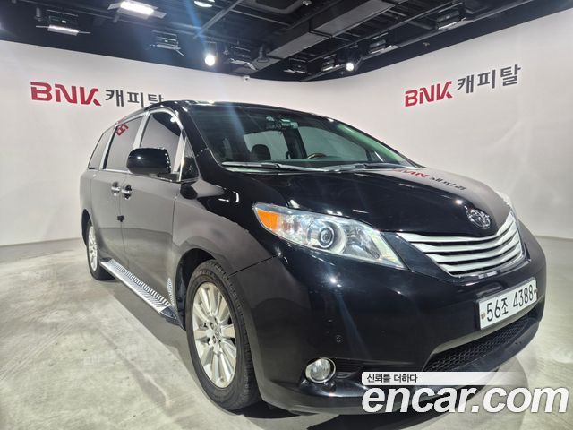 Toyota Sienna 2014 — photo 3