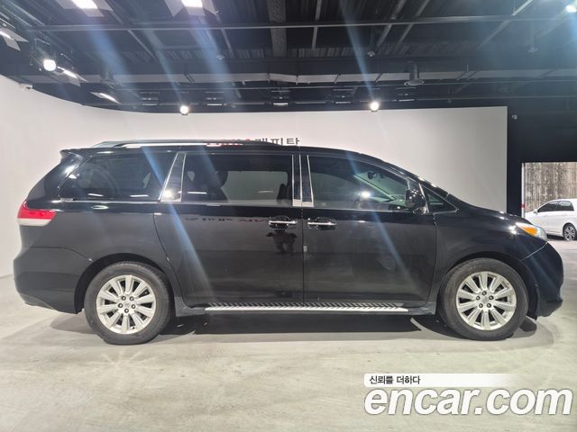 Toyota Sienna 2014 — photo 4