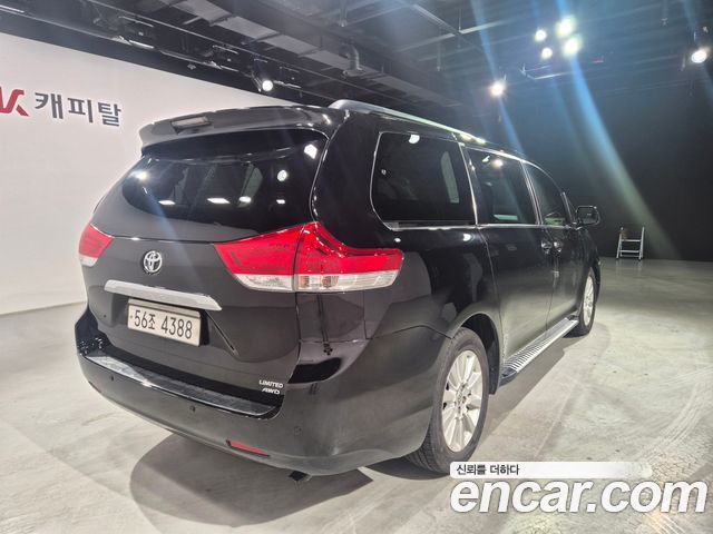 Toyota Sienna 2014 — photo 5