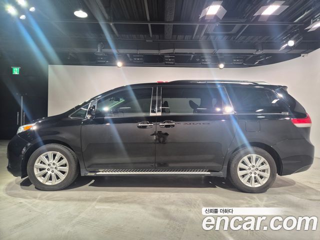Toyota Sienna 2014 — photo 8
