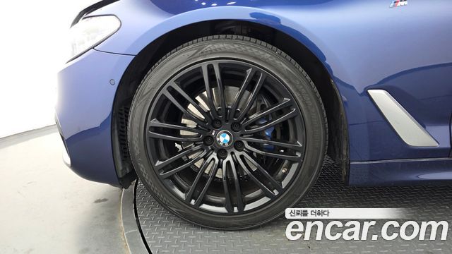 BMW 5-Series 2019 — photo 5