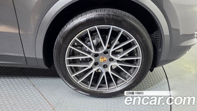 Porsche Cayenne 2022 — photo 5
