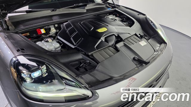 Porsche Cayenne 2022 — photo 6