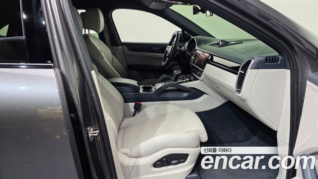 Porsche Cayenne 2022 — photo 11