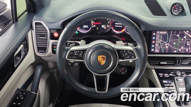 Porsche Cayenne 2022 — photo 13