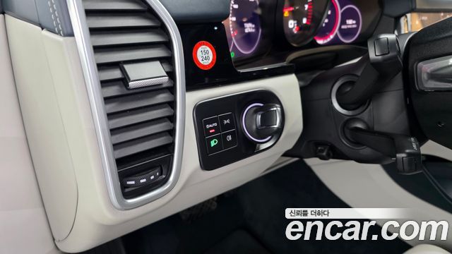 Porsche Cayenne 2022 — photo 17