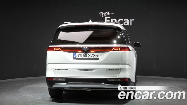 Kia Canival 2021 — photo 4