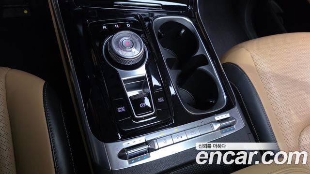 Kia Canival 2021 — photo 9