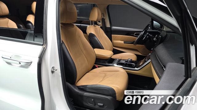 Kia Canival 2021 — photo 10