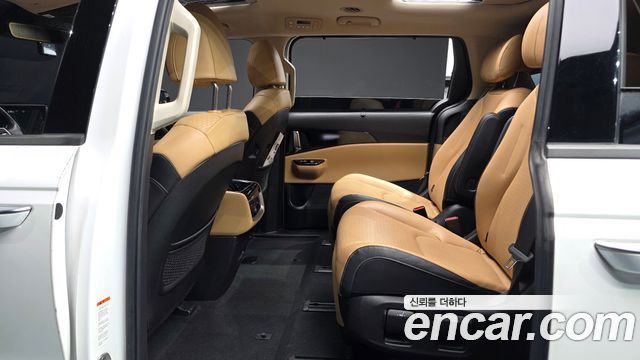 Kia Canival 2021 — photo 13