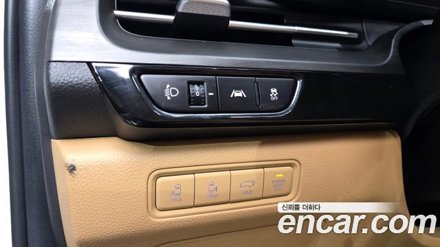 Kia Canival 2021 — photo 16