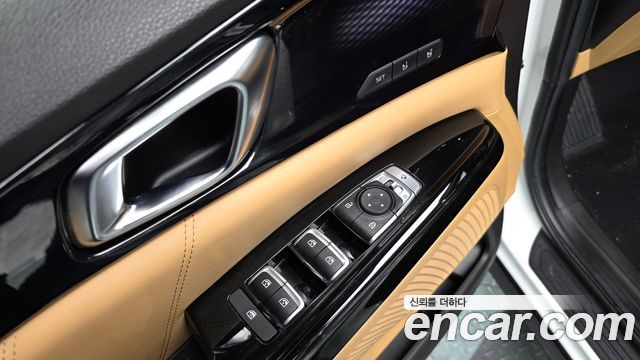 Kia Canival 2021 — photo 17
