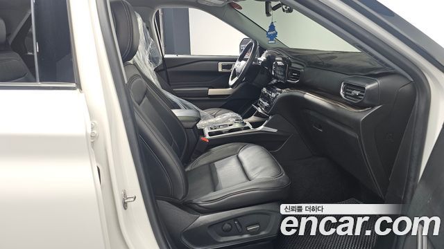 Ford Explorer 2021 — photo 11