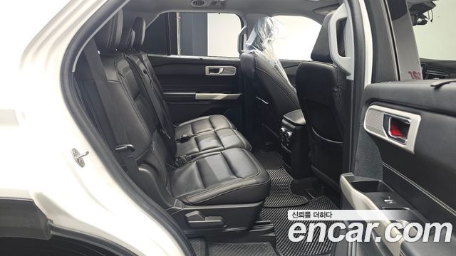 Ford Explorer 2021 — photo 12