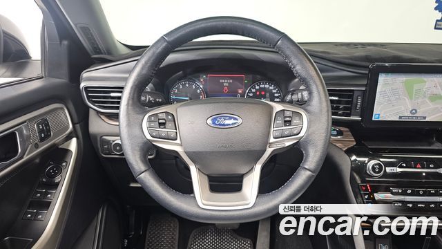 Ford Explorer 2021 — photo 13