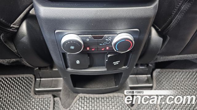 Ford Explorer 2021 — photo 18