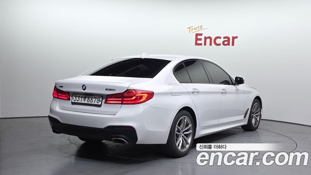 BMW 5-Series 2017 — photo 2