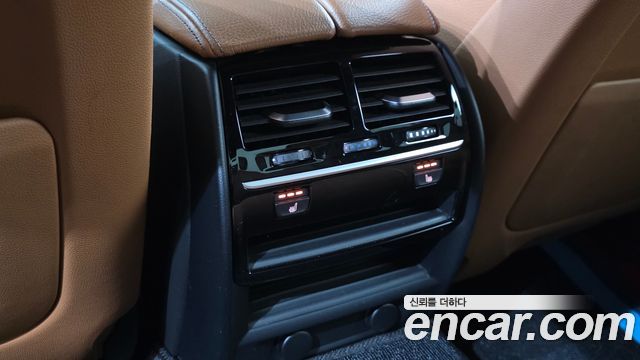 BMW 5-Series 2017 — photo 17