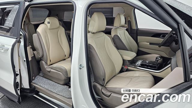 Kia Canival 2022 — photo 10