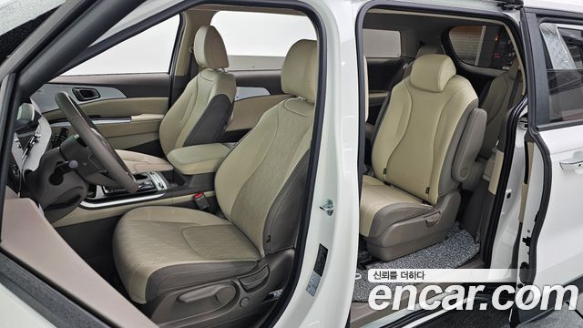 Kia Canival 2022 — photo 11