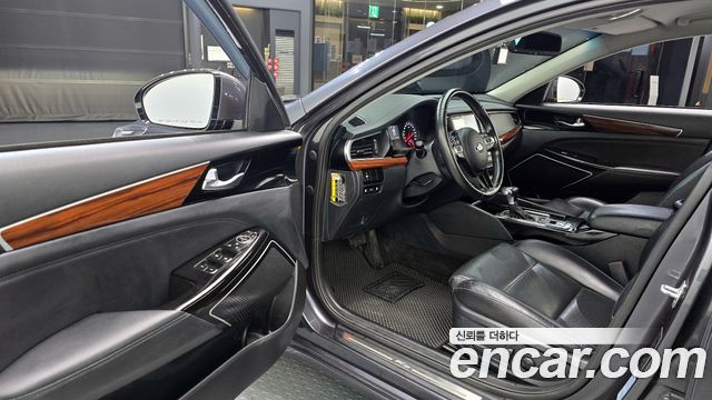 Kia K7 2016 — photo 11