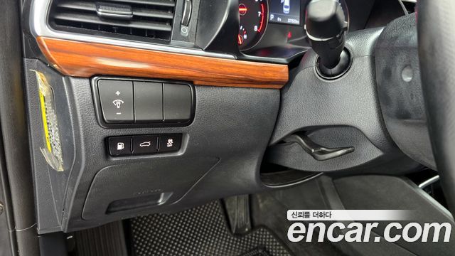 Kia K7 2016 — photo 15