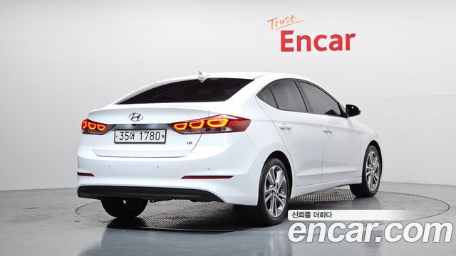 Hyundai AVANTE 2018 — photo 2