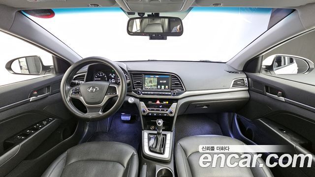 Hyundai AVANTE 2018 — photo 7