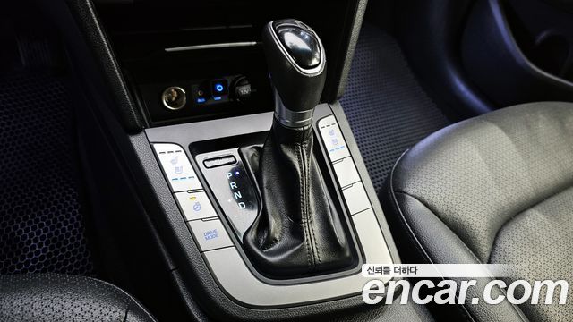 Hyundai AVANTE 2018 — photo 9