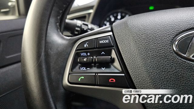 Hyundai AVANTE 2018 — photo 12