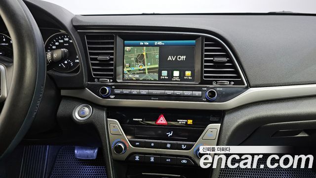 Hyundai AVANTE 2018 — photo 15