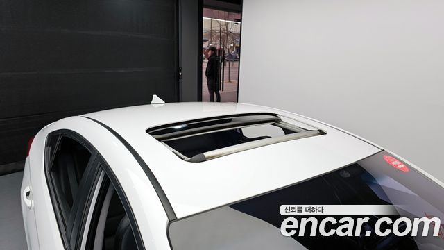 Hyundai AVANTE 2018 — photo 17