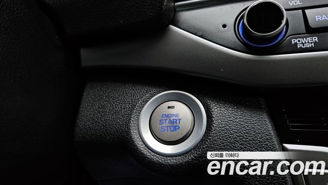 Hyundai AVANTE 2018 — photo 20
