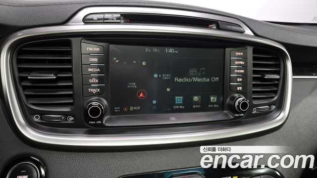 Kia Sorento 2017 — photo 14
