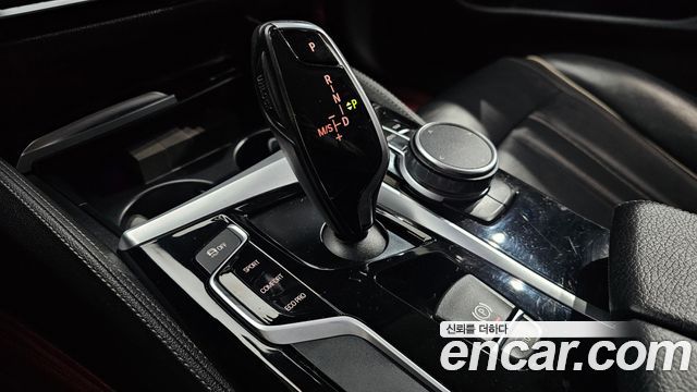 BMW 5-Series 2018 — photo 9