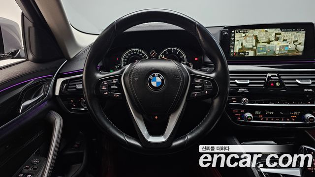 BMW 5-Series 2018 — photo 13