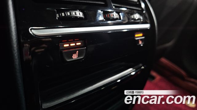 BMW 5-Series 2018 — photo 19