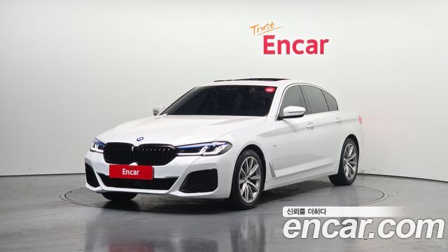 BMW 5-Series 2018 — photo 1