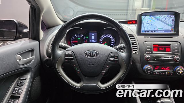 Kia K3 2015 — photo 13