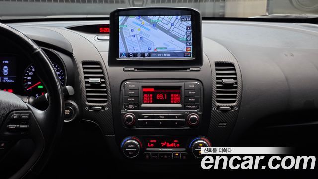 Kia K3 2015 — photo 20