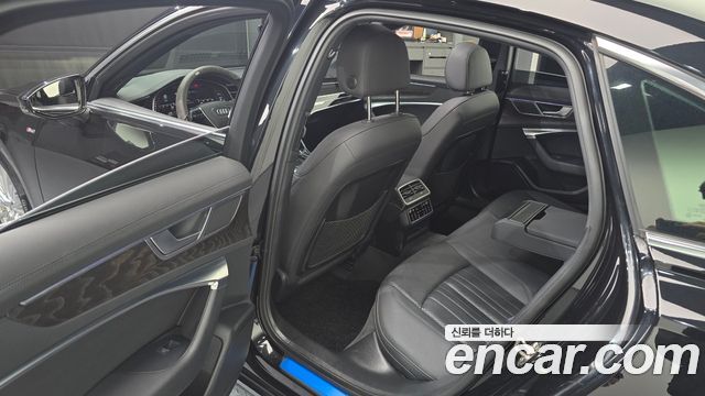 Audi A6 2021 — photo 11