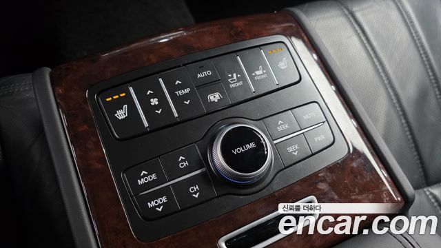 Hyundai Equus 2012 — photo 19