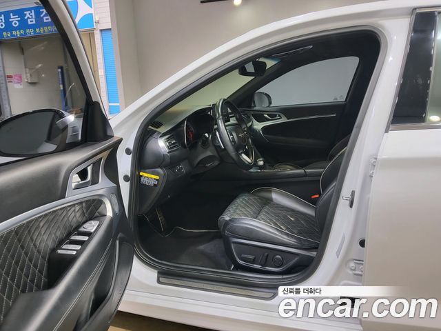 Genesis G70 2018 — photo 11