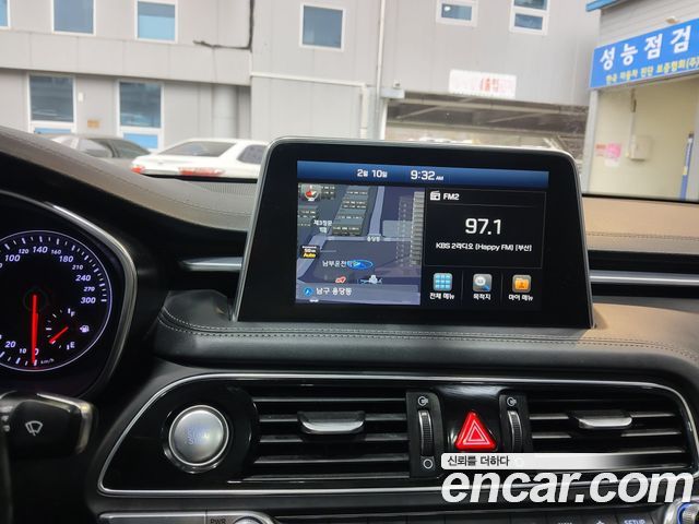 Genesis G70 2018 — photo 15