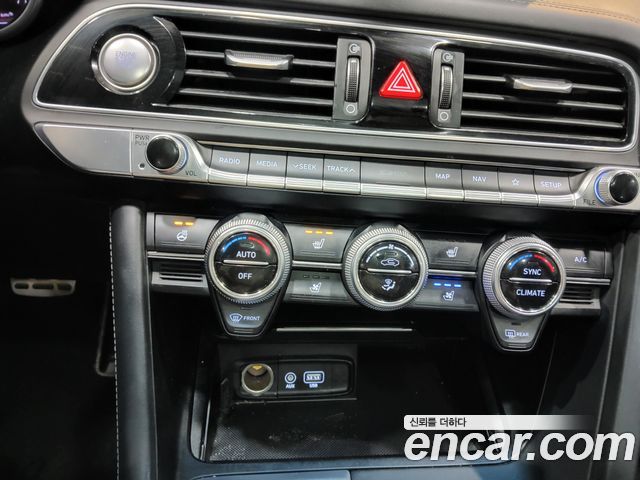 Genesis G70 2018 — photo 16
