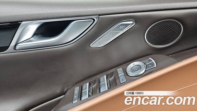 Genesis G80 2022 — photo 12