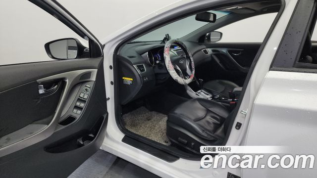 Hyundai AVANTE 2012 — photo 10
